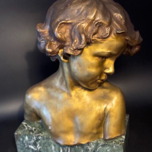 J.-m. camus grand buste d’enfant en bronze doré et patiné.