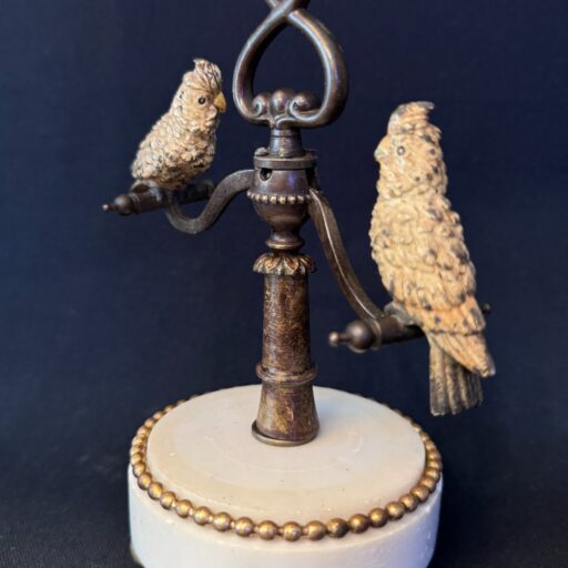 Sculpture en bronze de Vienne articulé "Balançoire aux perroquets" (cacatoès)