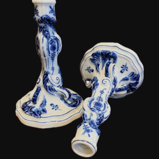 Paire de bougeoirs flambeaux en porcelaine de Meissen - Oignon
