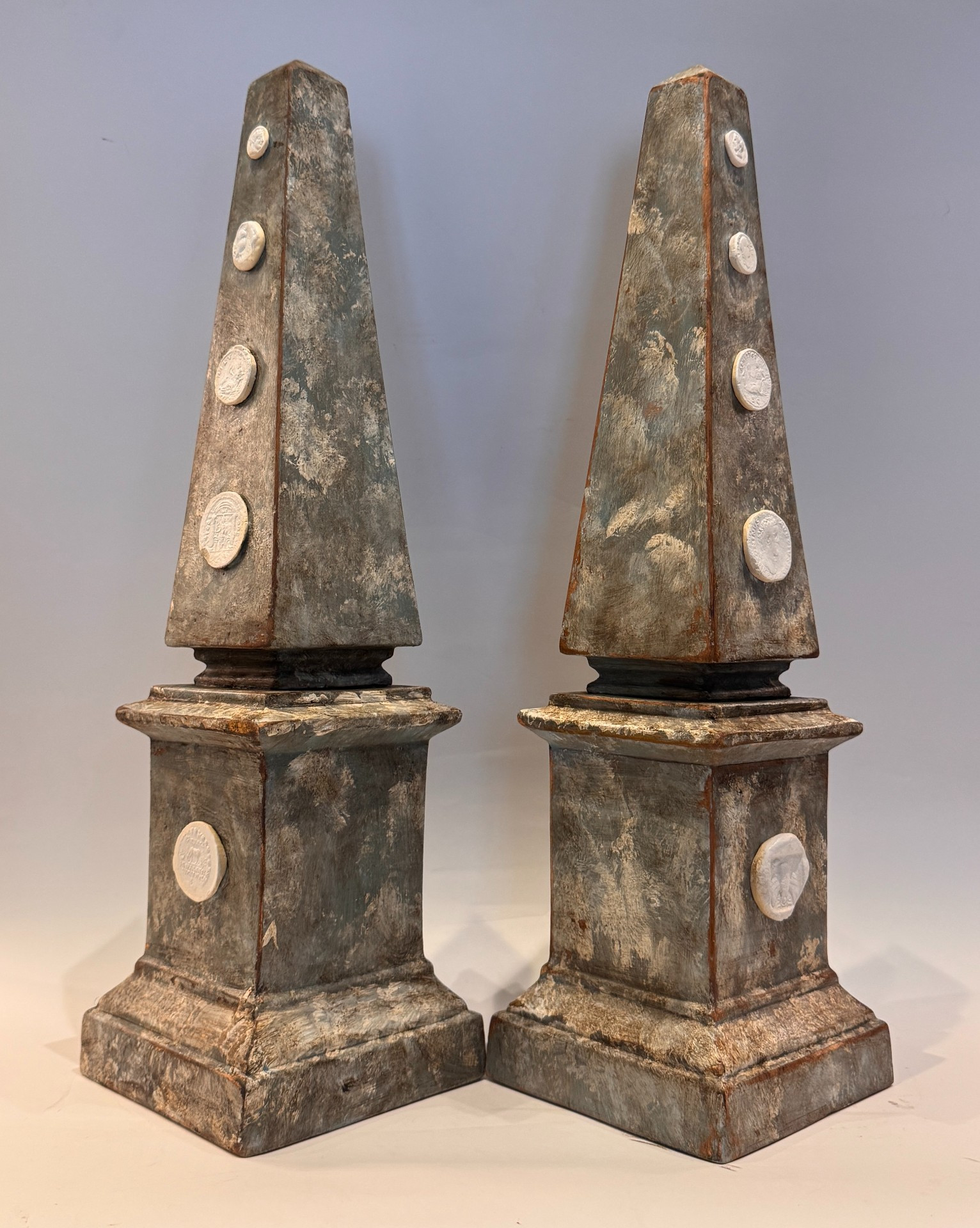 Paire d’obélisques aux intailles à l’antique du Grand Tour – Image 8