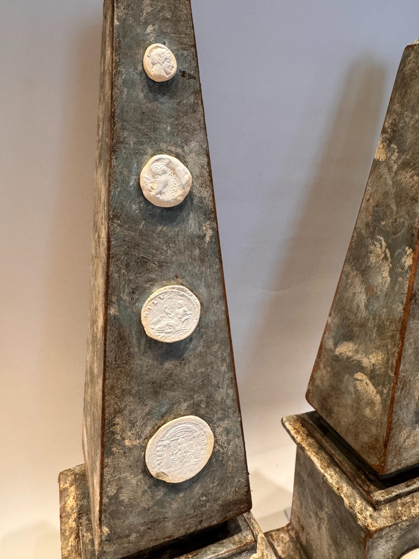 Paire d’obélisques aux intailles à l’antique du Grand Tour – Image 9